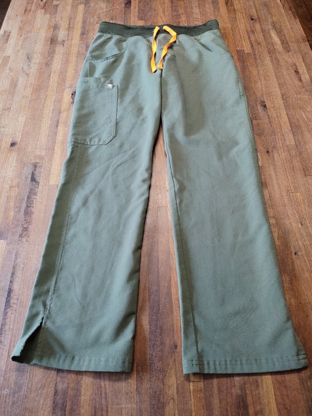 FIGS Kade Cargo Scrub Pants Womens XS Petite Olive Green T21004P Straight Leg